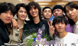 娱乐圈吃瓜爆料哇唧唧哇,哇唧唧哇内部风云再起，吃瓜群众纷纷围观